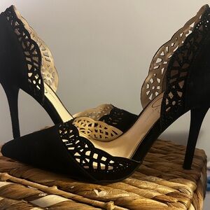 Jessica Simpson Elegant Black Jeweled Pumps 😍